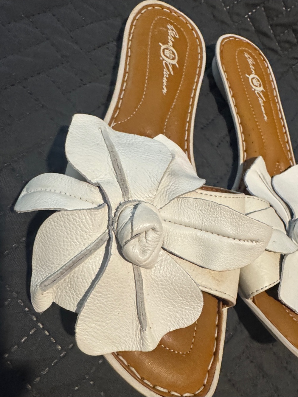 Born White Leather Floral Slide Sandala - Picture 2 of 5